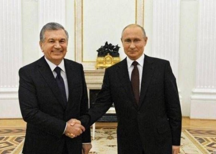 Putin Mirziyoyevlə danışıqlar apardı